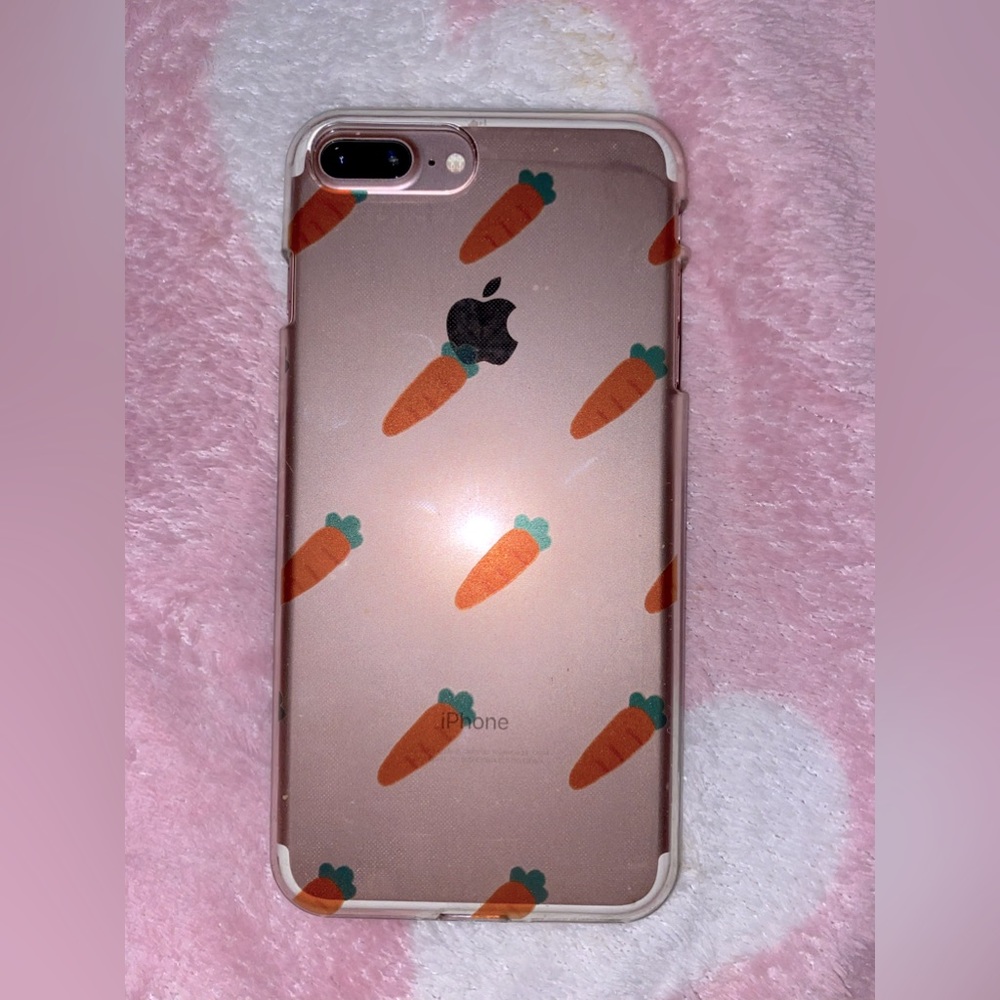 Clear case with decorative carrots. iPhone 7plus